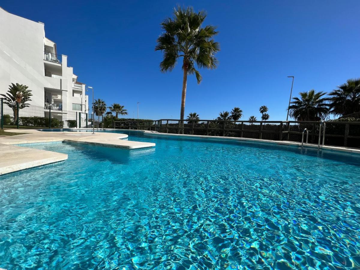 Apartment In Manilva, Just A Few Steps From The Beach ภายนอก รูปภาพ